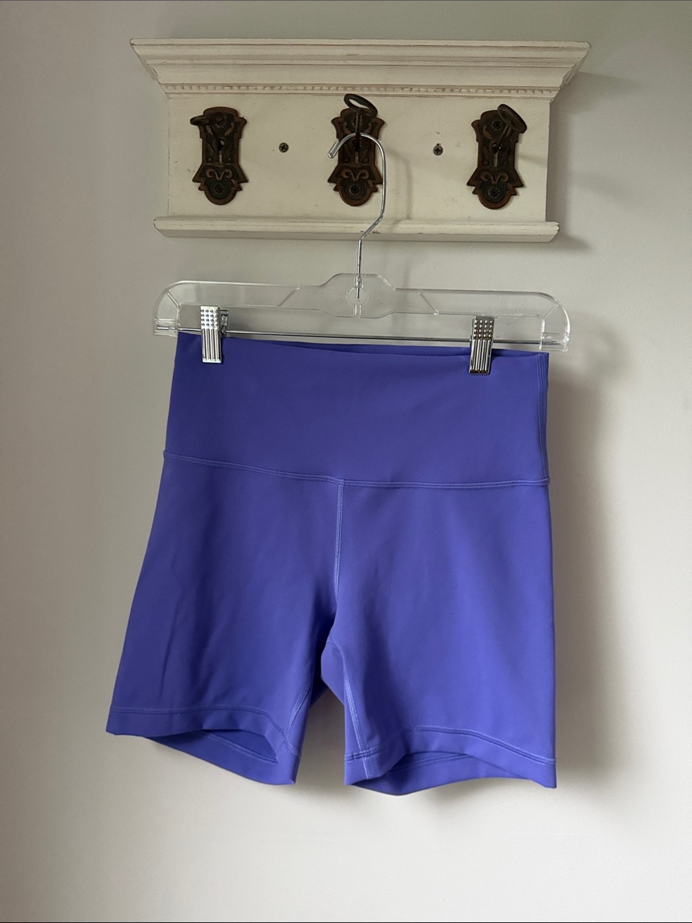 lululemon Purple Mid rise Wonder Train Shorts 5”